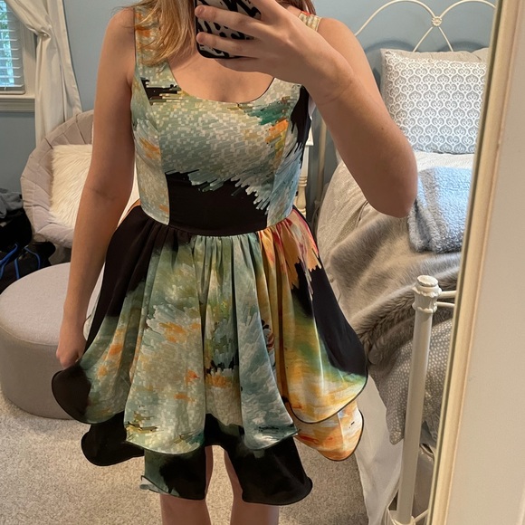 NWT LF ABSTRACT FlAIR DRESS - Picture 2 of 6